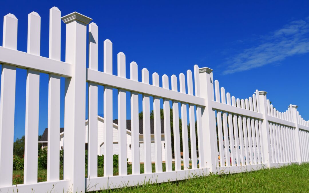 Vinyl Fencing in Edmonton